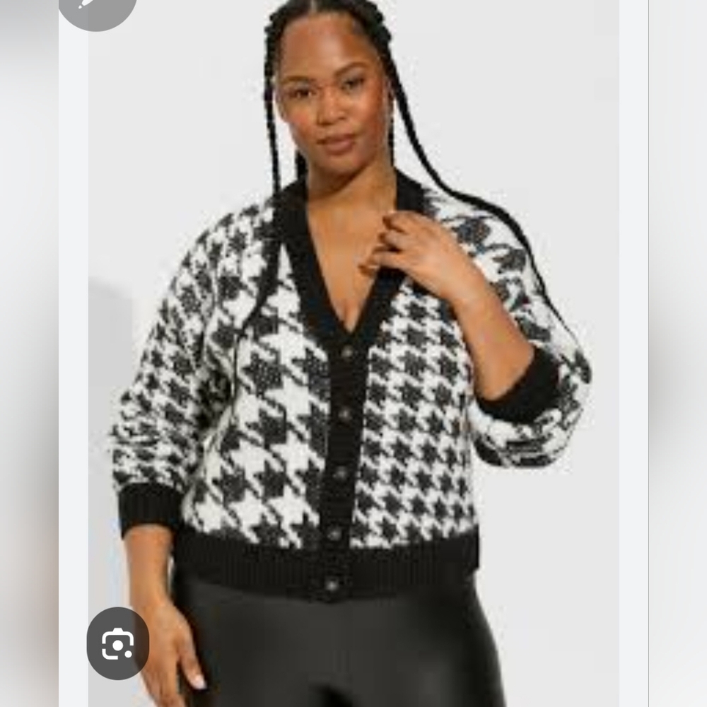 Torrid Black & White Houndstooth V-Neck Button-Front Sweater Sz 1X